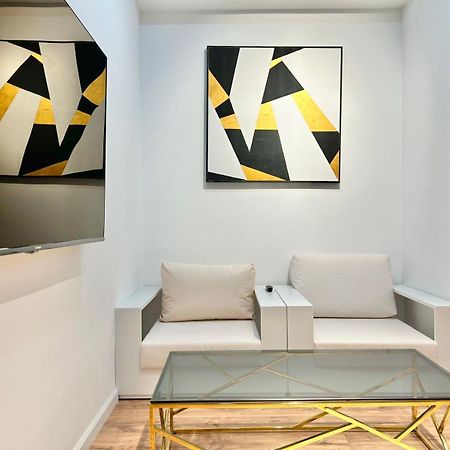 City Center - Next To Holiday Inn -2Br Apartment Tbilissi Extérieur photo