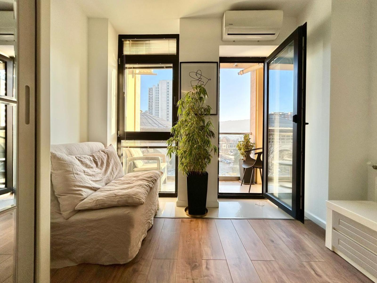 City Center - Next To Holiday Inn -2Br Apartment Tbilissi Extérieur photo