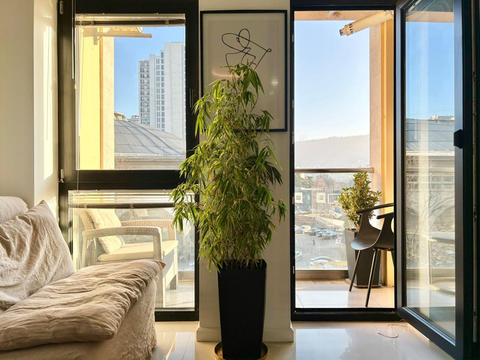 City Center - Next To Holiday Inn -2Br Apartment Tbilissi Extérieur photo