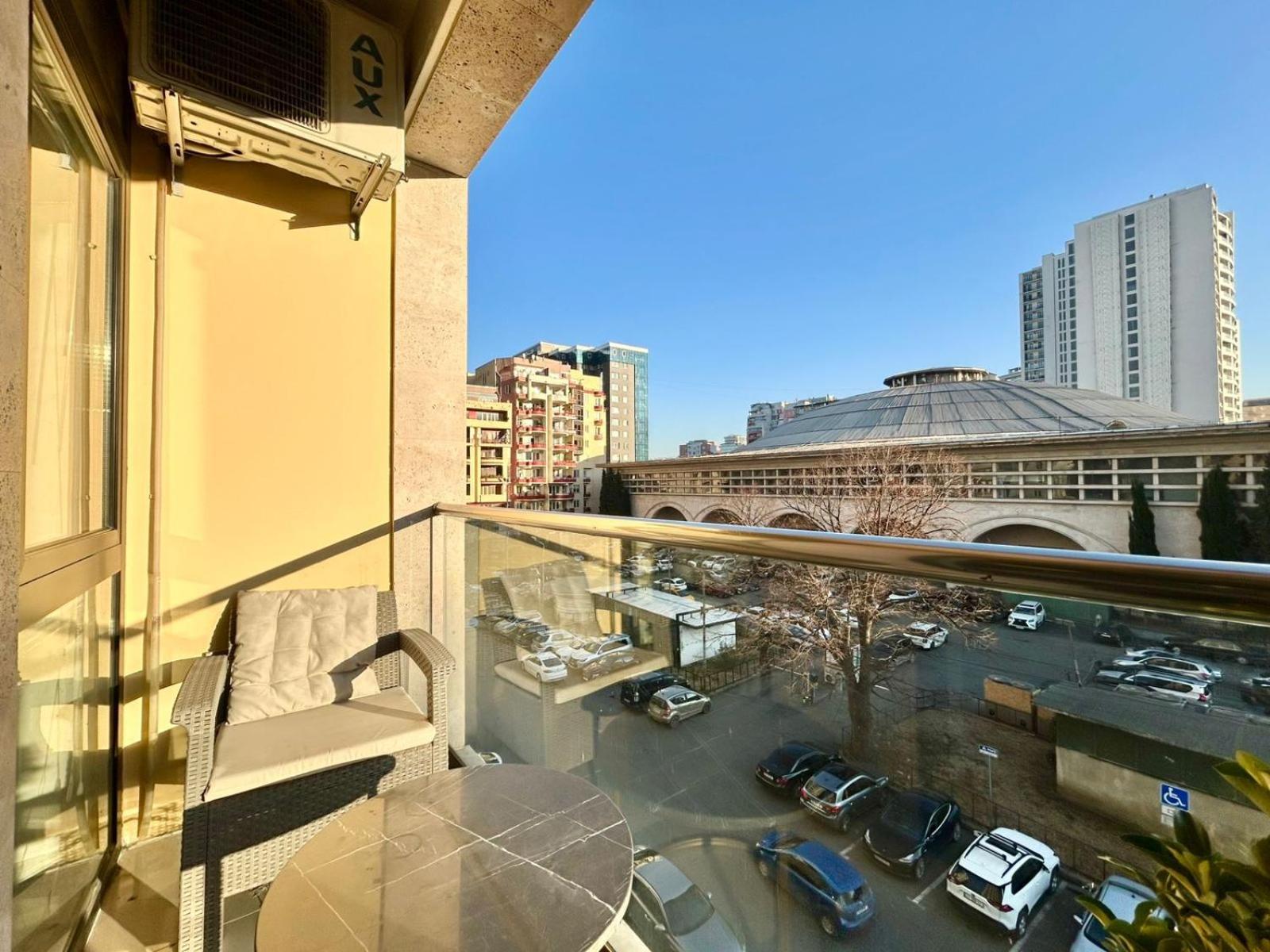 City Center - Next To Holiday Inn -2Br Apartment Tbilissi Extérieur photo