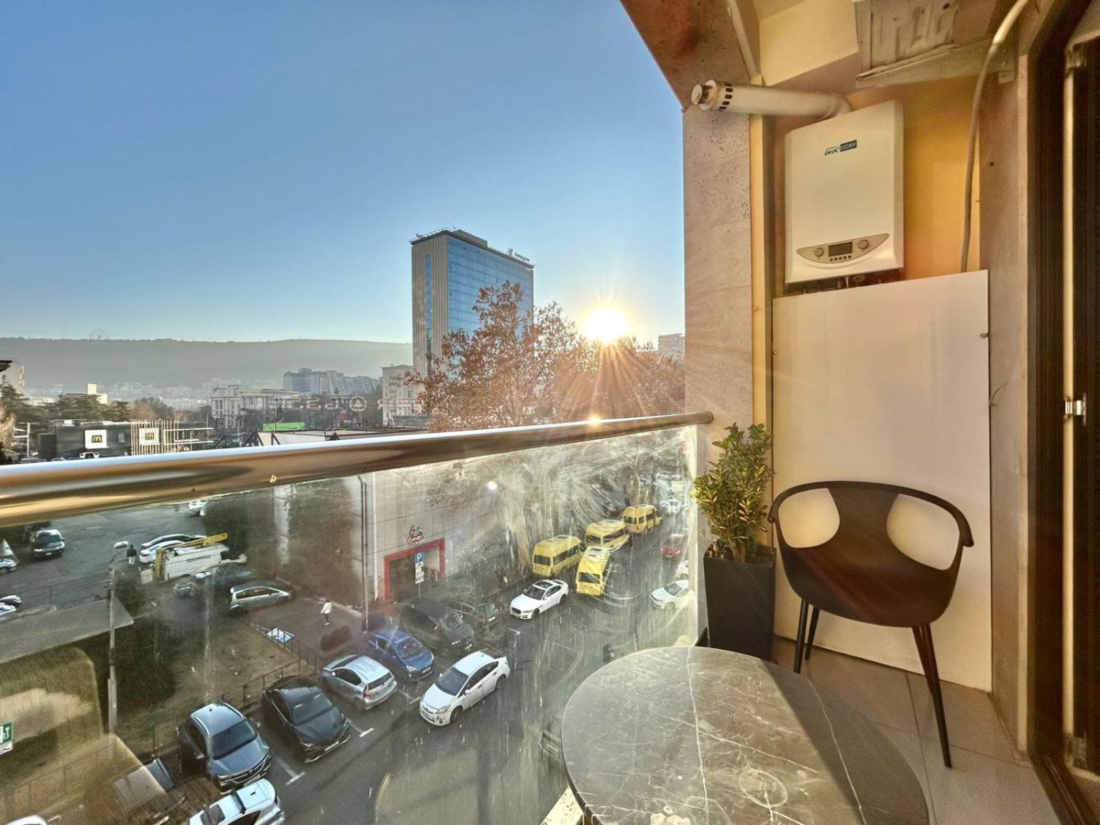 City Center - Next To Holiday Inn -2Br Apartment Tbilissi Extérieur photo