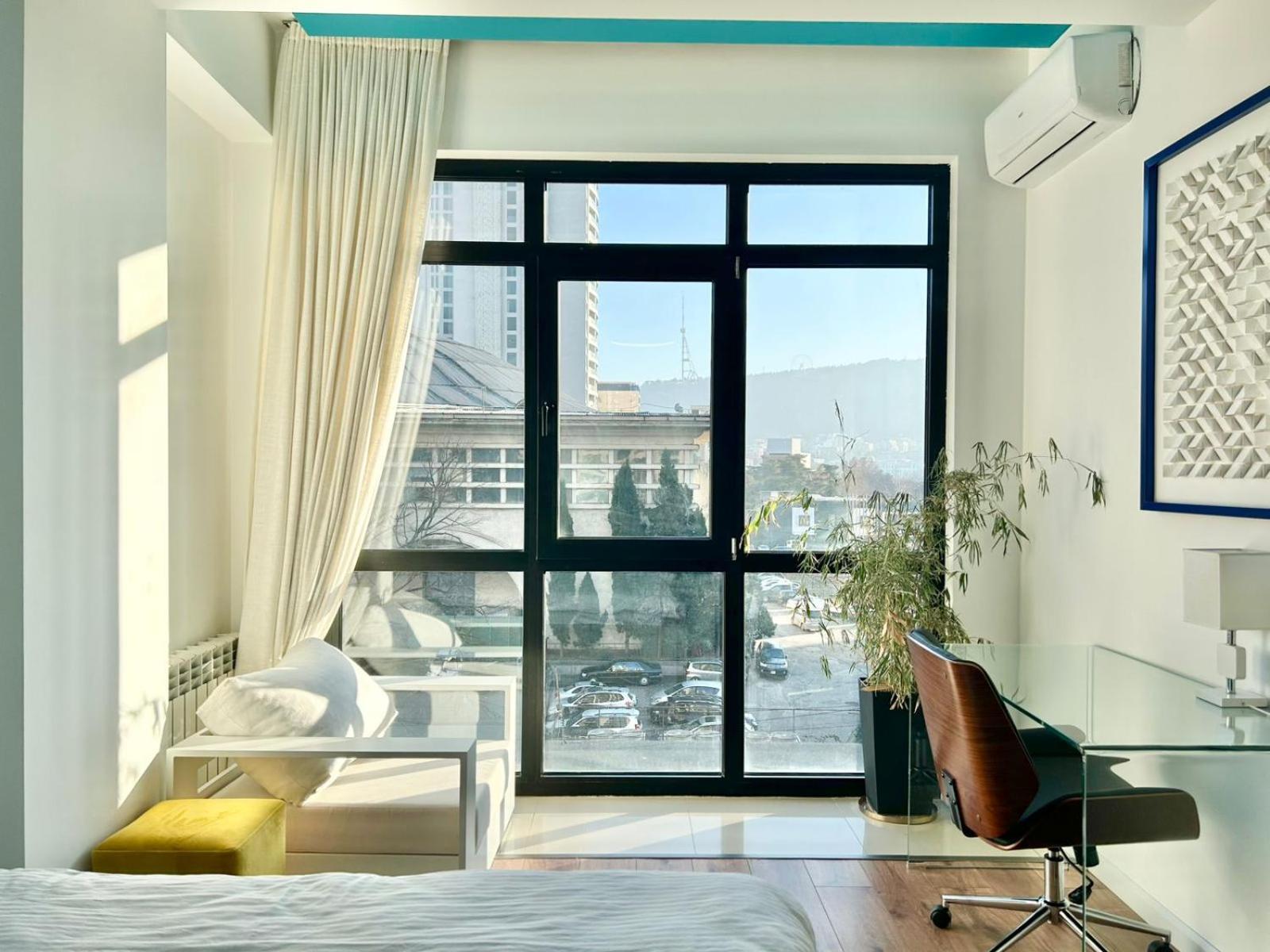 City Center - Next To Holiday Inn -2Br Apartment Tbilissi Extérieur photo