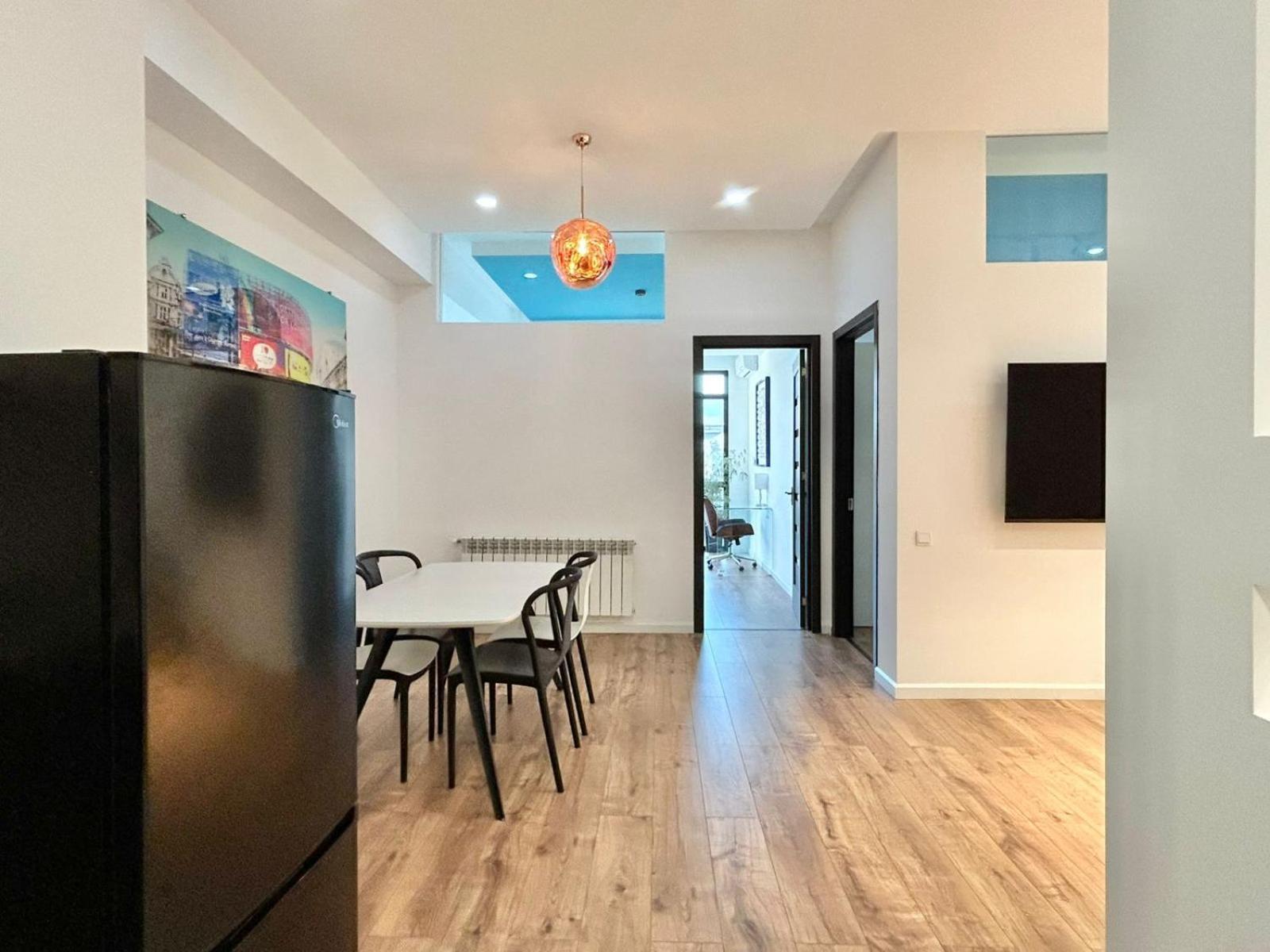 City Center - Next To Holiday Inn -2Br Apartment Tbilissi Extérieur photo