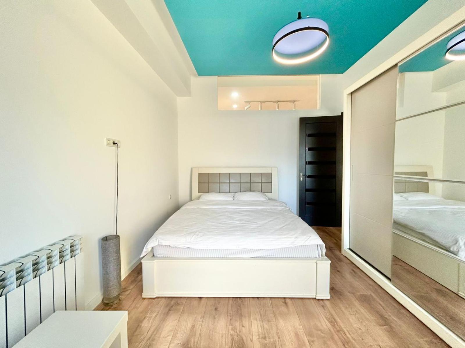 City Center - Next To Holiday Inn -2Br Apartment Tbilissi Extérieur photo