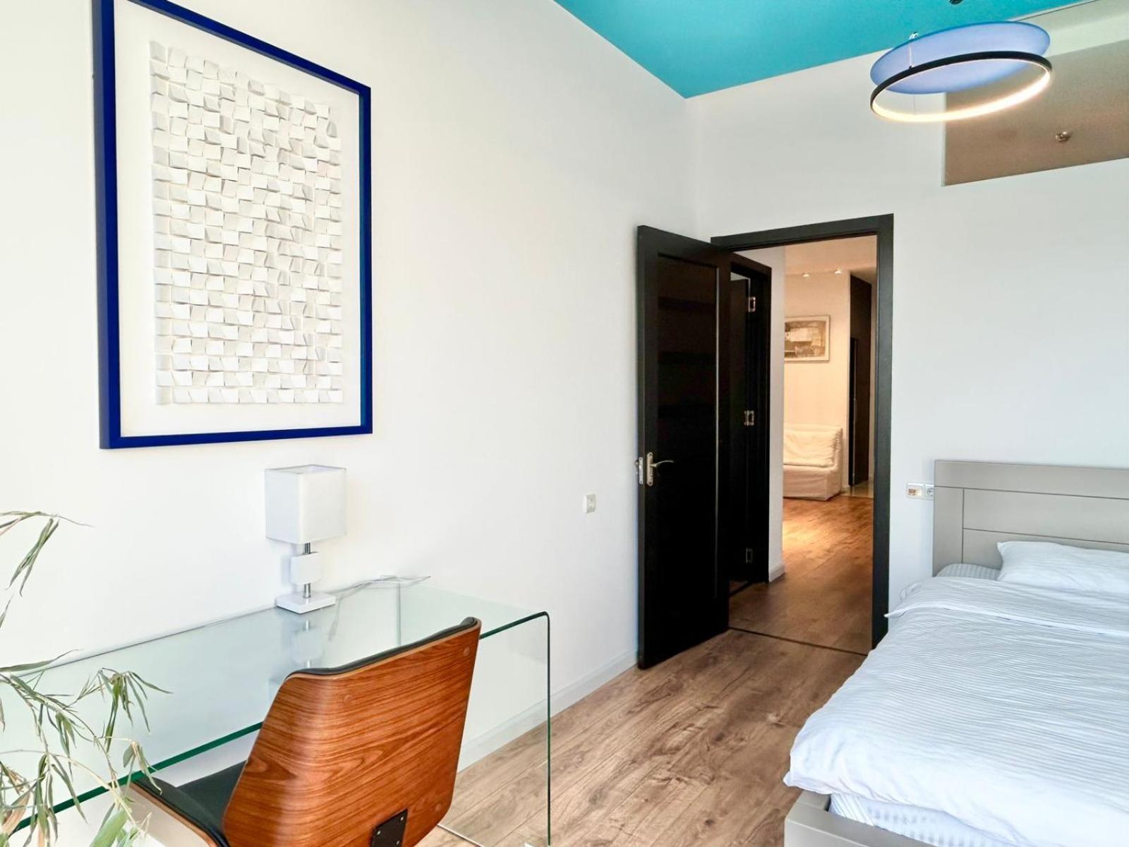 City Center - Next To Holiday Inn -2Br Apartment Tbilissi Extérieur photo